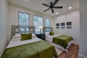 4 habitaciones, escritorio, tabla de planchar con plancha y wifi gratis