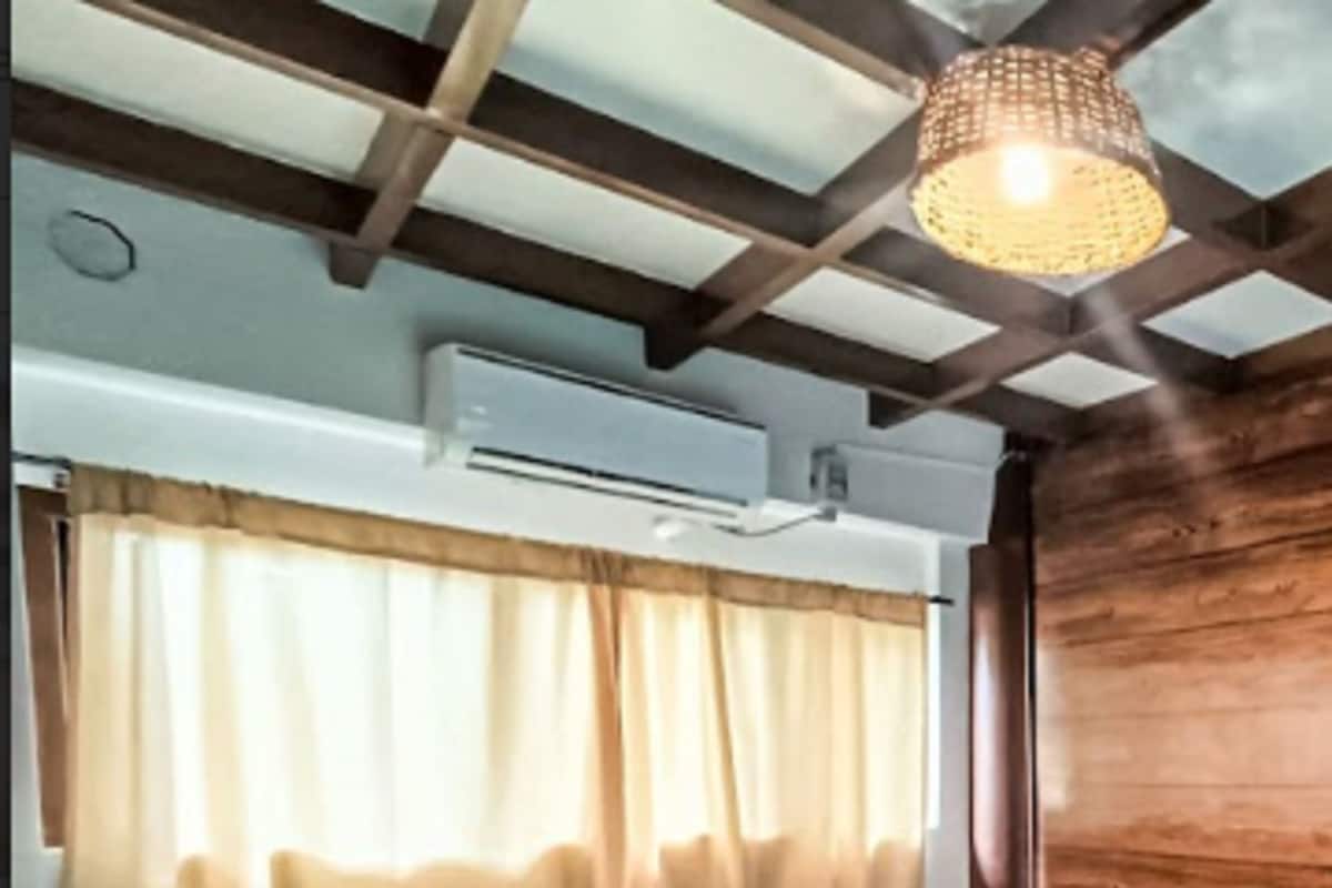 Quarto casal luxo | Escrivaninha, roupa de cama