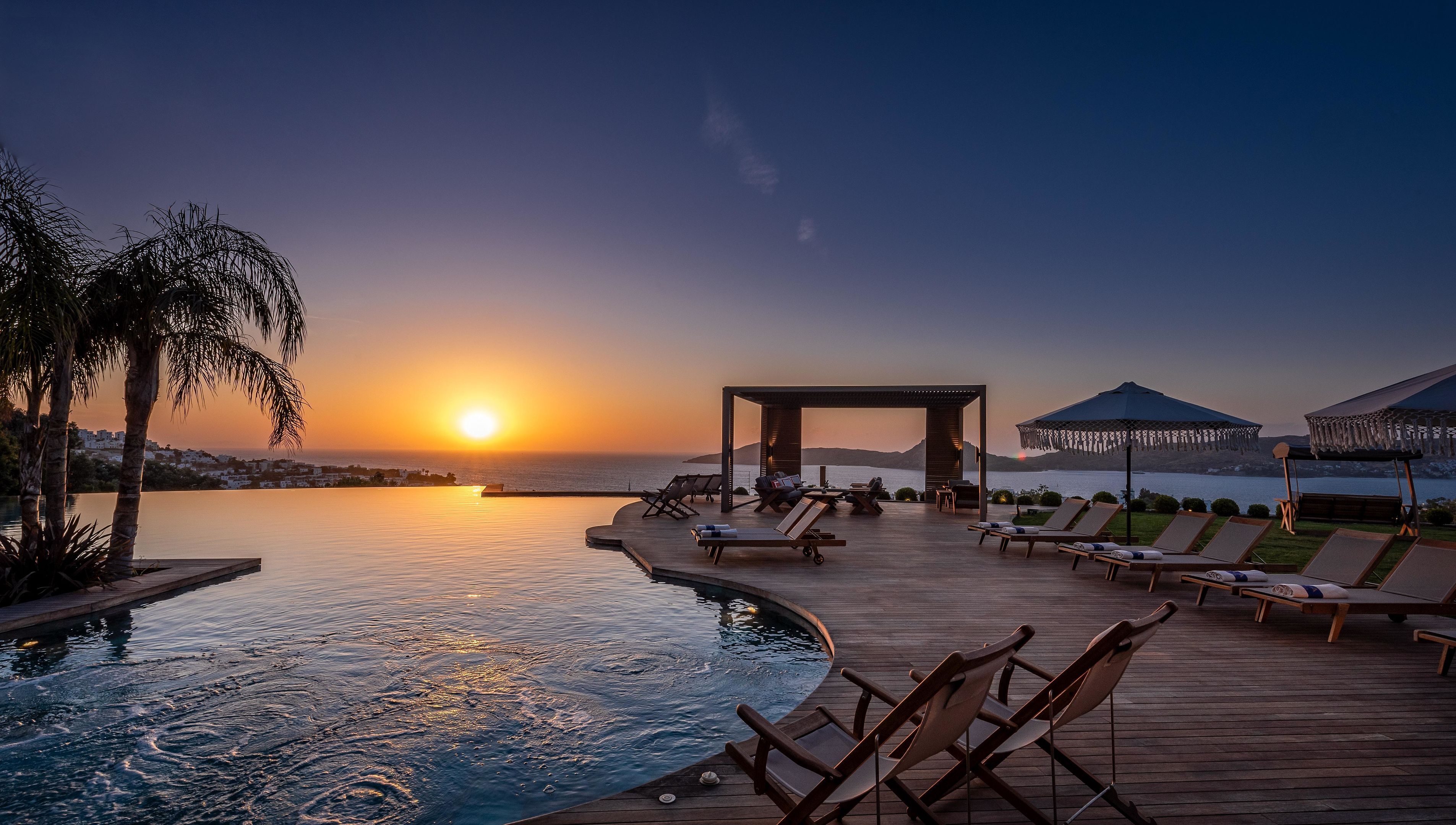 Indoor pool, seasonal outdoor pool