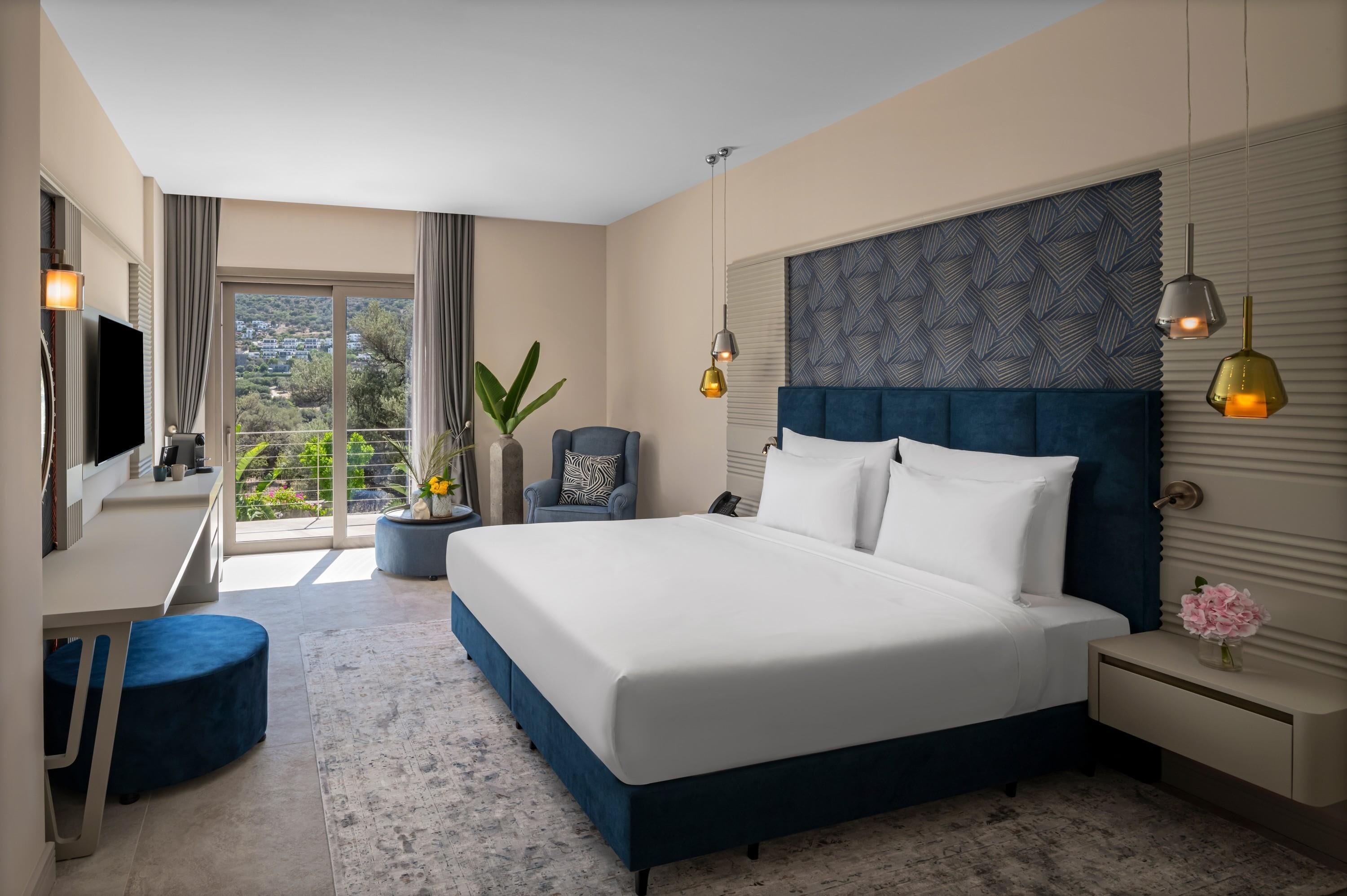 Deluxe-Zimmer, Meerblick | Minibar, Zimmersafe, Schreibtisch, Verdunkelungsvorhänge