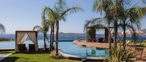 Indoor pool, seasonal outdoor pool
