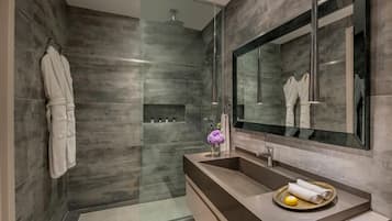 Sea View Deluxe Suite | Bathroom | Shower, hair dryer, bathrobes, slippers