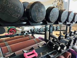 A gym with various weights and exercise equipment. - Ailla Yalıkavak (Bodrum)