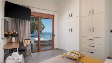 In-room safe, individually decorated, individually furnished, desk