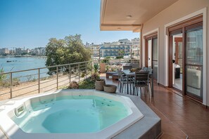 Departamento Deluxe | Tina de hidromasaje