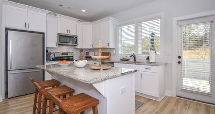 Cottage on the Plains - In Auburn Off of Shug Jordan, sleeps 8!