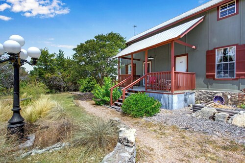 Swing On Inn I Honeycomb Hideaway