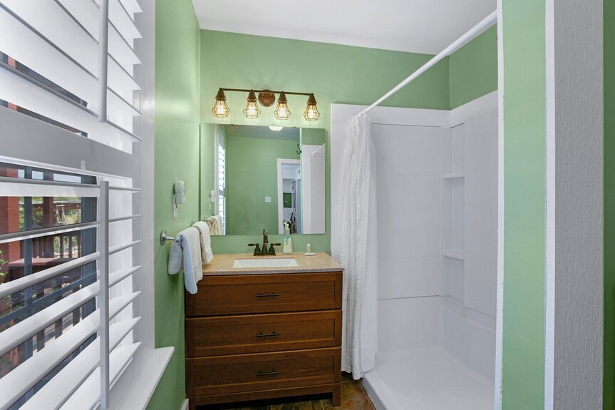 Romantic Adults-only Suite W/ Shared Retro-fitted Hot Tub | 23 Acres Of Serenity - Texas
