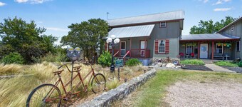 Romantic Adults-Only Suite w/ Shared Retro-Fitted Hot Tub | 23 Acres of Serenity