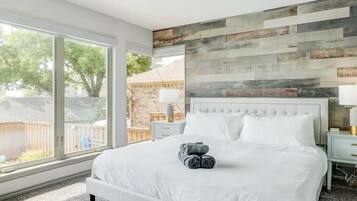 4 Schlafzimmer, Schreibtisch, Bügeleisen/Bügelbrett, WLAN