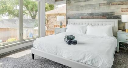 The Alamo Abode - Lake View, Pool, Newly Renovated