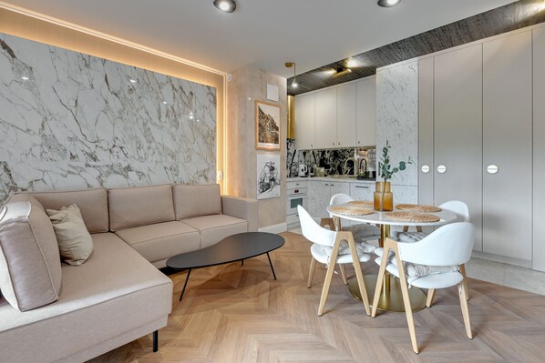 City Apartment | Living room