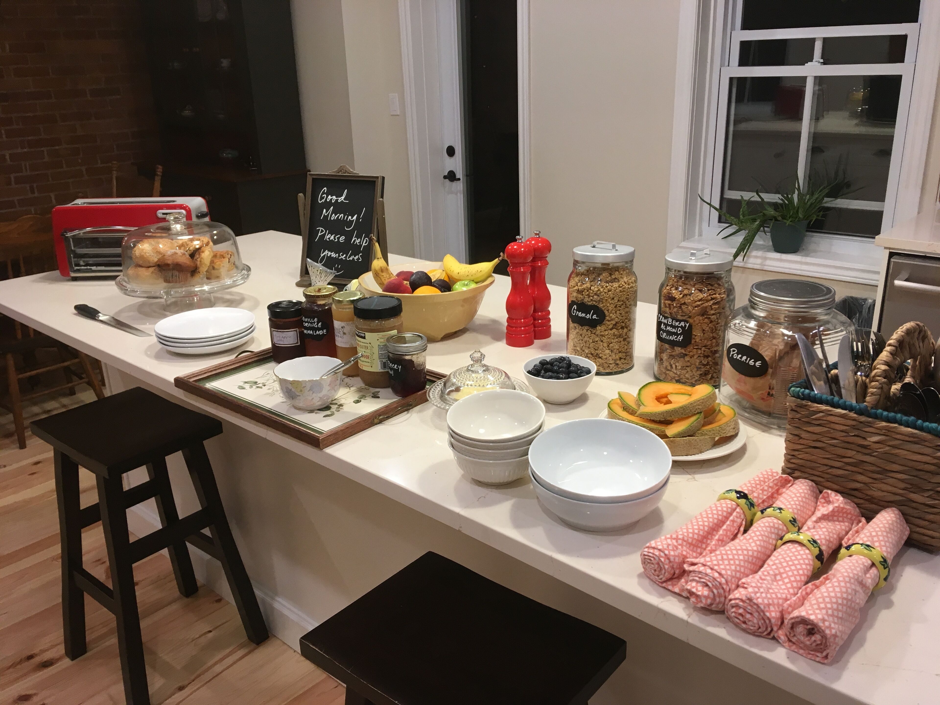 Free daily continental breakfast 