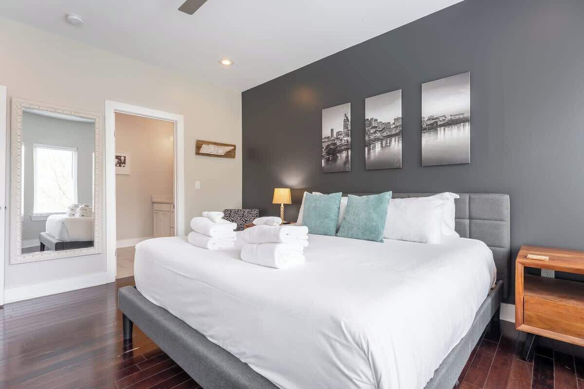 6 habitaciones, tabla de planchar con plancha y wifi gratis 