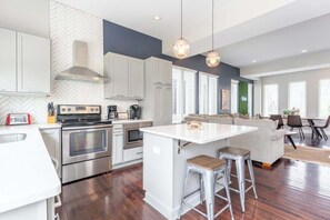 Fridge, microwave, oven, stovetop - The Taylor Martin Spacious Homes with Rooftop (Nashville)
