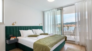 3 chambres, fer et planche à repasser, Wi-Fi, draps fournis