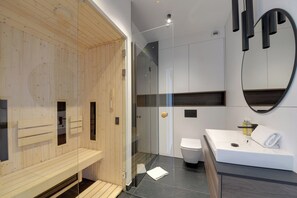 Departamento panorámico | Baño | Regadera, secadora de cabello, toallas, jabón 