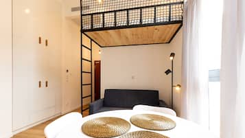 Superior Studio | Peralatan tempat tidur hipoalergenik, seterika/papan seterika