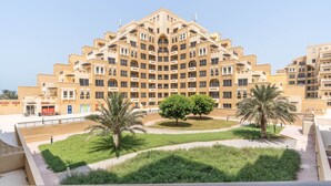 Balcony - Amazing Stay With Beach Access & Balcony -rak (Ras Al Khaimah)