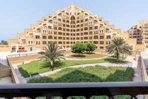 Balcony - Amazing Stay With Beach Access & Balcony -rak (Ras Al Khaimah)
