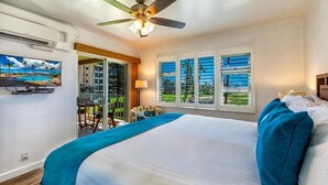 Condo, 2 Bedrooms - Menehune Shores, #220^ 2 Bedroom Condo by RedAwning (Kihei)