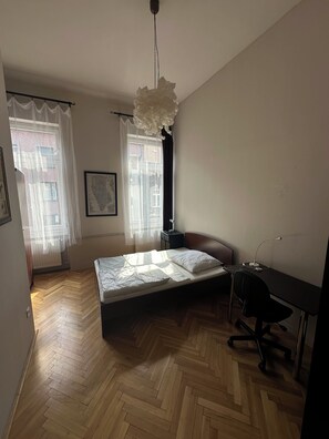 5 soverom, strykejern/-brett, wi-fi og sengetøy