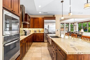 House, 3 Bedrooms | Private kitchen | Fridge, oven, coffee/tea maker, toaster