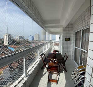 Apartment | Outdoor dining