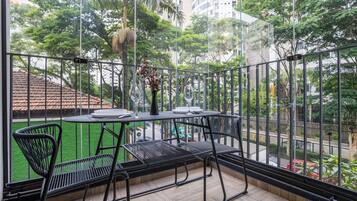 Apartamento executivo | Opções para refeição ao ar livre