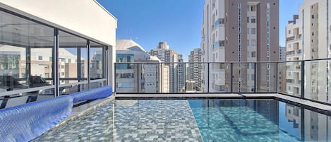室外泳池