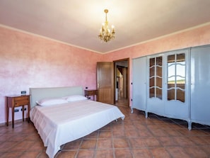 6 bedrooms, WiFi
