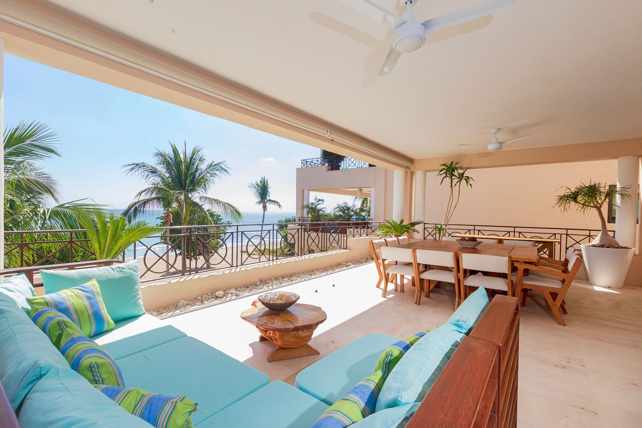 Basic Condo | Balcony