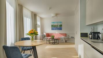 Classic Apartment | 1 bedroom, premium bedding, in-room safe, soundproofing