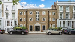 Unclassified image, 4 of 16, button - Slick Portobello Pied-a-terre (London)