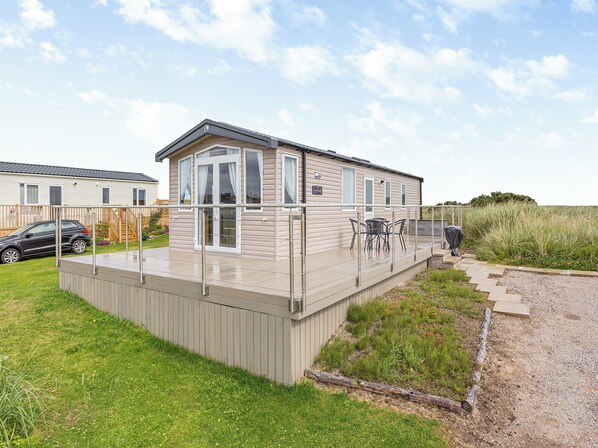 Exterior - 2 bedroom accommodation in Dornoch (Dornoch)