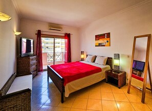 4 soverom, strykejern/-brett, wi-fi (inkludert) og sengetøy