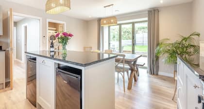 Property 3 - UK44923