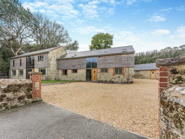 Unclassified image, 1 of 26, button