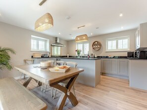 Dining - Property 3 - UK44923 (Ventnor)