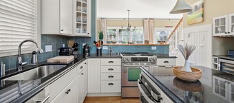 High end Townhouse 5 minutes to Ski Resort, Rec Path Breweries & Center of Stowe