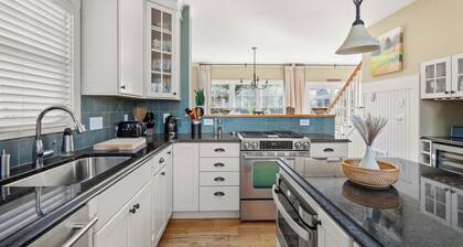 High end Townhouse 5 minutes to Ski Resort, Rec Path Breweries & Center of Stowe