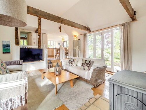 3 bedroom accommodation in Debenham, near Stowmarket
