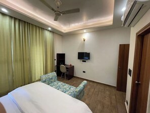 6 bedrooms, iron/ironing board, WiFi, bed sheets - The Palatial Homes- Luxury home stay in Dehradun
(Dehradun)