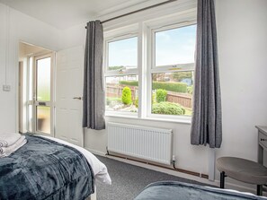 2 bedrooms, bed sheets - 2 bedroom accommodation in Foxhole, near St. Austell (Foxhole, near St. Austell)