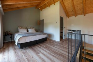 1 غرفة نوم ومكتب ومكواة/لوح كي وسرير سفر