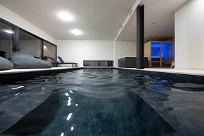 Piscine intérieure, piscine chauffée