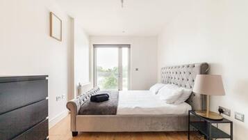 Apartment, 1 Queen Bed | 1 bedroom, iron/ironing board, free WiFi, bed sheets