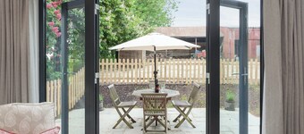 2 bedroom accommodation in Beauworth, near Alresford