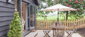 2 bedroom accommodation in Beauworth, near Alresford