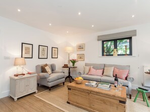 Living area - 2 bedroom accommodation in Beauworth, near Alresford (Beauworth, near Alresford)